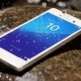 Sony est presque clair dans sa gestion des gammes. Aux Xperia Z le haut du panier, tandis que les Xperia E attaquent par le bas et que les Xperia M tentent l'entrejeu et qu'un Xperia C vient se balader entre les lignes au-dessus de 400 €.