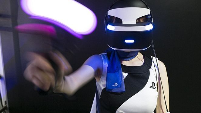 D'après la chaîne de magasins Gamestop, le PlayStation VR arriverait un peu plus tard que prévu initialement par Sony : il sera dans le magasins cet automne.
