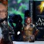 Andrzej Sapkowski - The Witcher - Il indique de fait: « Ok, jouons aux cartes ou buvons de la vodka… mais mon point de vue (sur les jeux vidéo): c’est stupide.«