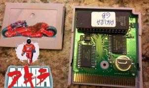 Akira, la célèbre œuvre de Katsuhiro Otomo, a commencé à produire deux titres en production, une version pour Game Boy et une version 16 bits pour Super Nintendo et Megadrive en 1994.