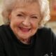 CINÉMA ACTUS - Betty White est décédée la veille du Nouvel An, quelques semaines avant son 100e anniversaire. Avant sa mort, Mme White a révélé les projets qu'elle avait prévus pour son 99e anniversaire, dont deux canards.