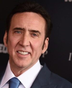 CINÉMA ACTUS - Depuis qu'il a été annoncé que Nicolas Cage jouerait Dracula dans le prochain film Renfield, le public attend qu'il s'exprime enfin sur ce rôle...
