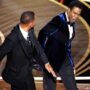 CINÉMA ACTUS - Will Smith était indigné que Chris Rock plaisante avec sa femme, alors l'acteur de King Richard a également attaqué physiquement le comédien sur scène. Il a ensuite remporté un Oscar.