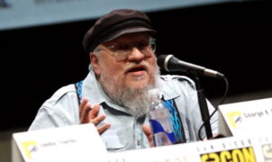 CINÉMA ACTUS - Le créateur de Game of Thrones, George R.R. Martin, veut que la série fasse bien - même mieux que la série Le Seigneur des anneaux d'Amazon...