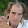 CINÉMA ACTUS - Six mois après la disparition de l'acteur Julian Sands sur le Mont Baldy, près de Los Angeles, les recherches se poursuivent.