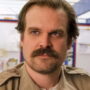 CINÉMA ACTUS - Stranger Things s'achève avec la cinquième saison à venir, et David Harbour estime que c'est la bonne décision.