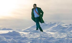CRITIQUE DU FILM - Luther : Le Soleil déchu est une suite audacieuse et ambitieuse de la populaire série policière de la BBC, mettant en vedette Idris Elba dans le rôle du brillant mais troublé détective londonien John Luther