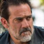 CINÉMA ACTUS - Negan et Maggie de The Walking Dead sont des alliés improbables, et il semble que leur relation dans Dead City sera un peu tendue, du moins selon Jeffrey Dean Morgan.