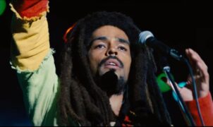 MOVIE NEWS - L'acteur britannique Kingsley Ben-Adir incarne Bob Marley dans le biopic Bob Marley : One Love.