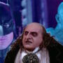 ACTUS DE CINÉMA - Danny DeVito lui a encore une fois suggéré de retourner dans le monde de Batman et d'amener avec lui son vieux copain Arnie.