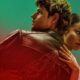 CRITIQUE DE FILM – Mala influencia, production espagnole diffusée sur Netflix, démarre comme une romance estivale classique aux accents érotiques doux, mais s’effondre totalement dans un final incohérent qui ruine les rares qualités du film.