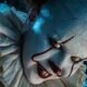 ACTUALITÉS CINÉMA – L’une des séries les plus attendues de 2025 vient enfin d’obtenir une date de diffusion officielle. Le préquel de l’univers cinématographique de Stephen King, intitulé Ça : Bienvenue à Derry, débarquera juste à temps pour la saison de l’horreur. La série HBO Max sera lancée en octobre 2025, même si la date précise reste à annoncer. L’information a été accompagnée d’une affiche pour le moins inquiétante, histoire de faire grimper l’attente autour de cette adaptation signée Stephen King.