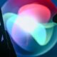 ACTUALITÉS TECH – Alors qu’Apple continue de développer ses propres modèles d’intelligence artificielle, la firme de Cupertino envisage sérieusement de faire appel à des partenaires externes pour moderniser Siri et le rendre enfin compétitif face aux LLM actuels.