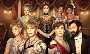 CRITIQUE DE SÉRIE – Après deux saisons passées à jongler entre costumes somptueux et intrigues en demi-teinte, la série de Julian Fellowes diffusée sur HBO semble enfin trouver son rythme.