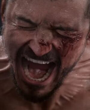 ACTUALITÉS CINÉMA – Orlando Bloom, l’inoubliable héros du Seigneur des Anneaux et de Pirates des Caraïbes, a subi une transformation éreintante pour son nouveau projet. Dans The Cut, il incarne un boxeur qui tente de retrouver la lumière des projecteurs, au prix d’un entraînement extrême et d’une perte de poids radicale. L’acteur reconnaît que cette préparation a laissé de profondes séquelles sur son corps.