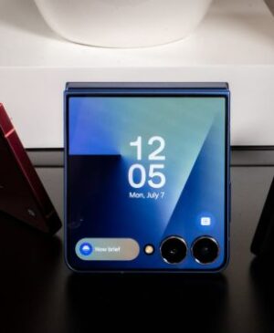 ACTUALITÉS TECH – Des tests extrêmes ont montré que l'appareil est robuste à l'extérieur, mais que son écran interne exige une attention toute particulière.