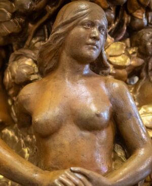 Un vase monumental de Zsolnay, rapatrié en Hongrie et accessible gratuitement au public