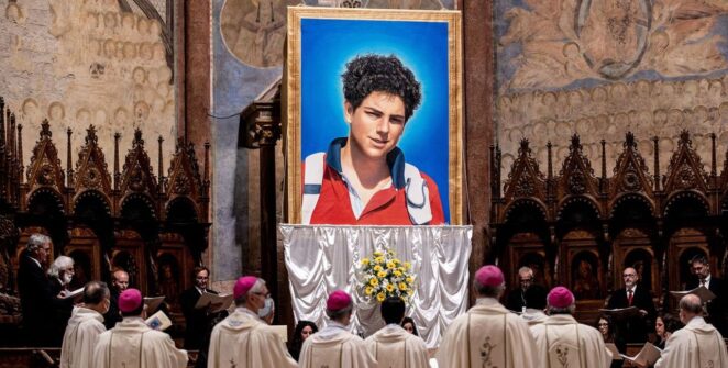 Près de vingt ans après sa mort, le jeune surnommé « l’influenceur de Dieu » a été canonisé par le Vatican.