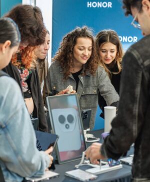 Lancement en Roumanie d’un programme pilote pour le concours international de design HONOR Talents
