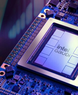 L’une des plus grandes surprises du sommet mondial OCP a été l’annonce d’une collaboration entre Intel et Nvidia : les puces Gaudi 3 d’Intel vont être intégrées à l’écosystème Blackwell de Nvidia, donnant naissance à une plateforme hybride à l’échelle du rack qui combine les forces des deux géants technologiques.