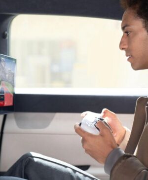 ACTUALITÉS TECH - Avec l’Afeela 1, Sony et Honda franchissent une nouvelle étape en intégrant le PlayStation Remote Play à l’expérience automobile.