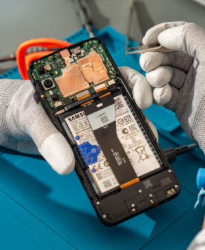 Le droit à la réparation arrive, mais une faille pourrait dispenser les téléphones de batteries remplaçables